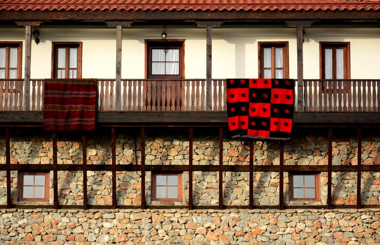 סקופיה Macedonian Village Hotel & Resort מראה חיצוני תמונה