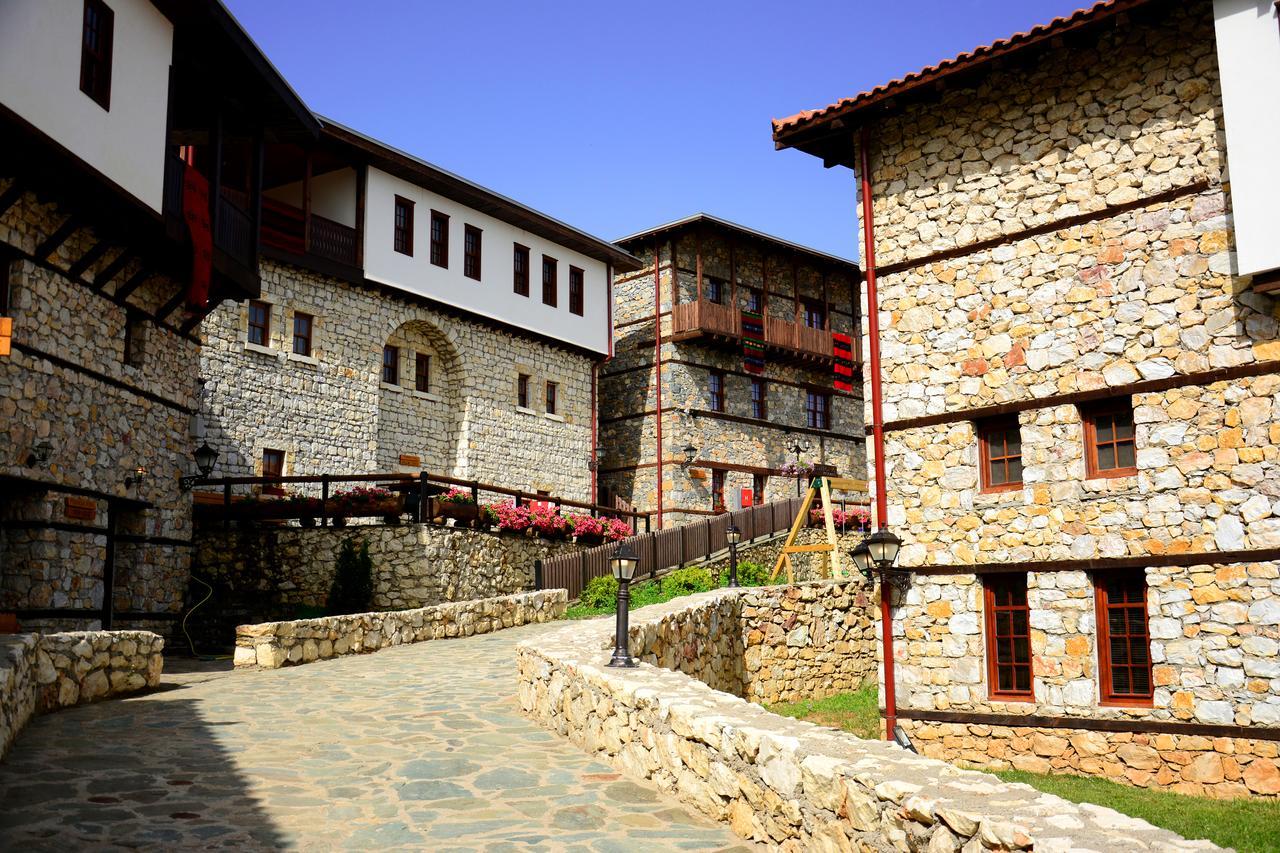 סקופיה Macedonian Village Hotel & Resort מראה חיצוני תמונה