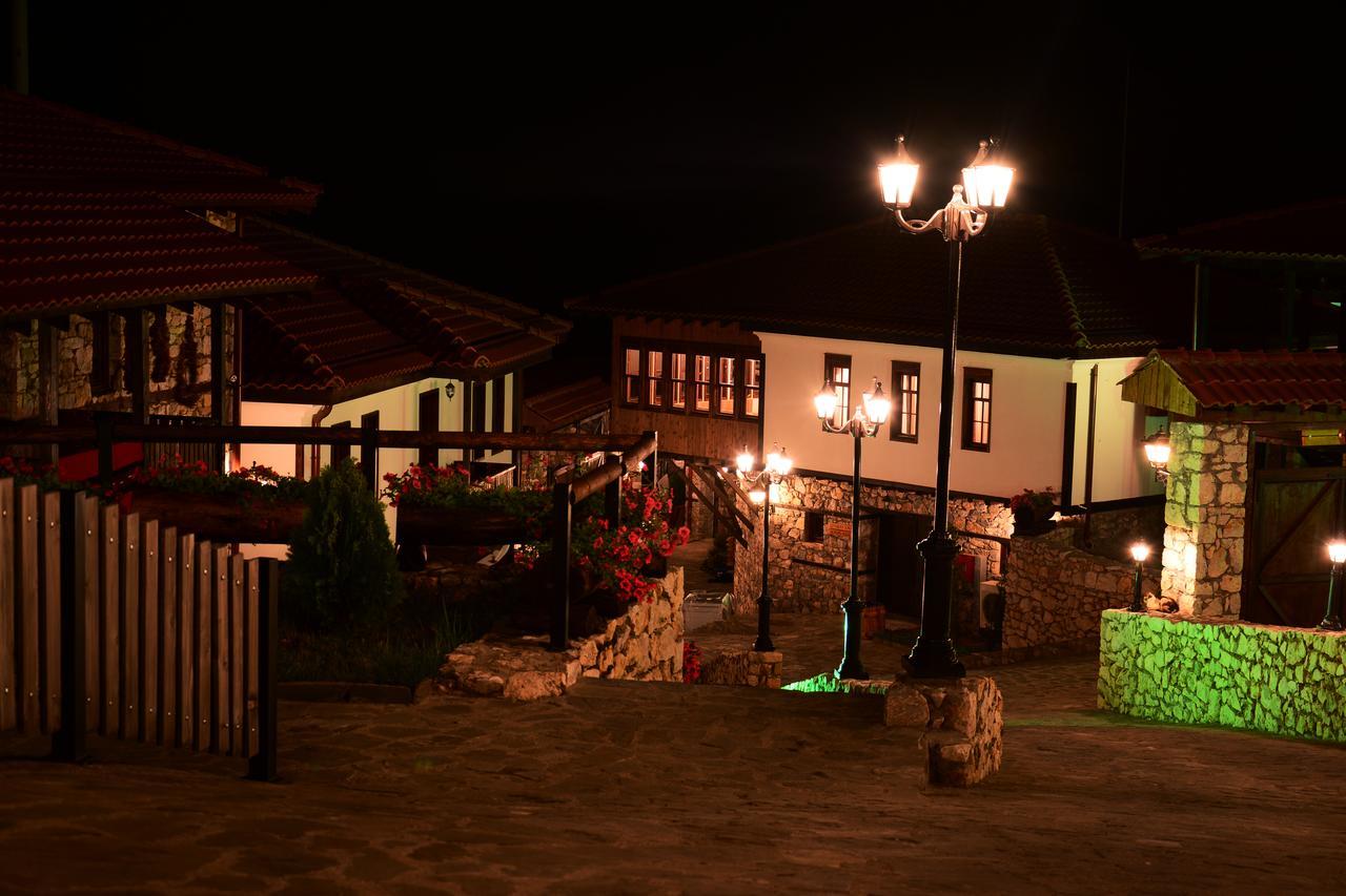 סקופיה Macedonian Village Hotel & Resort מראה חיצוני תמונה