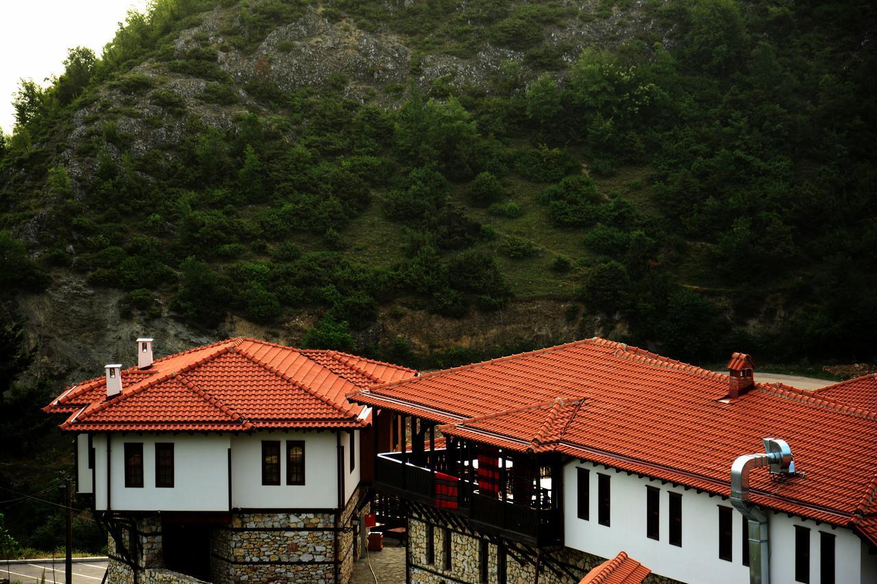 סקופיה Macedonian Village Hotel & Resort מראה חיצוני תמונה