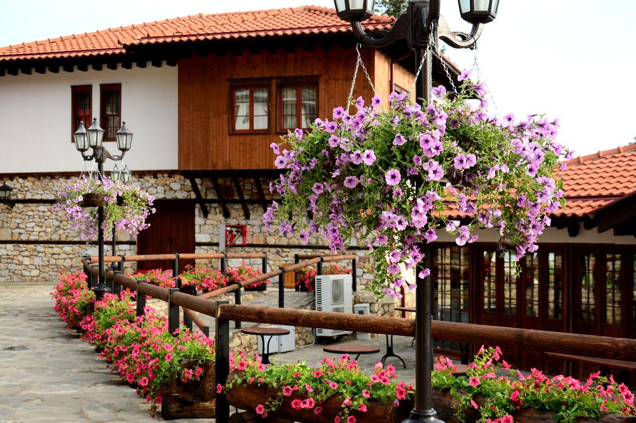 סקופיה Macedonian Village Hotel & Resort מראה חיצוני תמונה