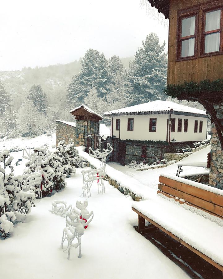 סקופיה Macedonian Village Hotel & Resort מראה חיצוני תמונה
