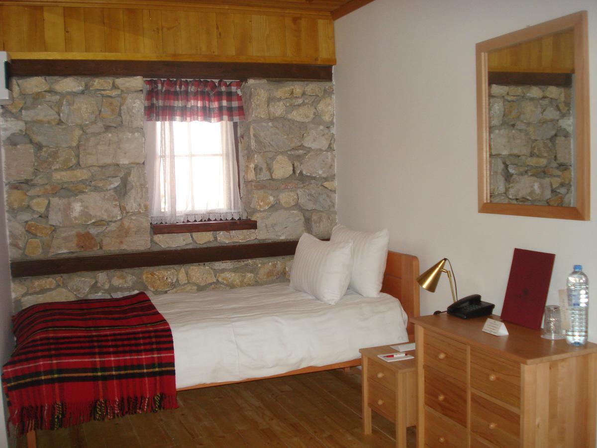 סקופיה Macedonian Village Hotel & Resort מראה חיצוני תמונה
