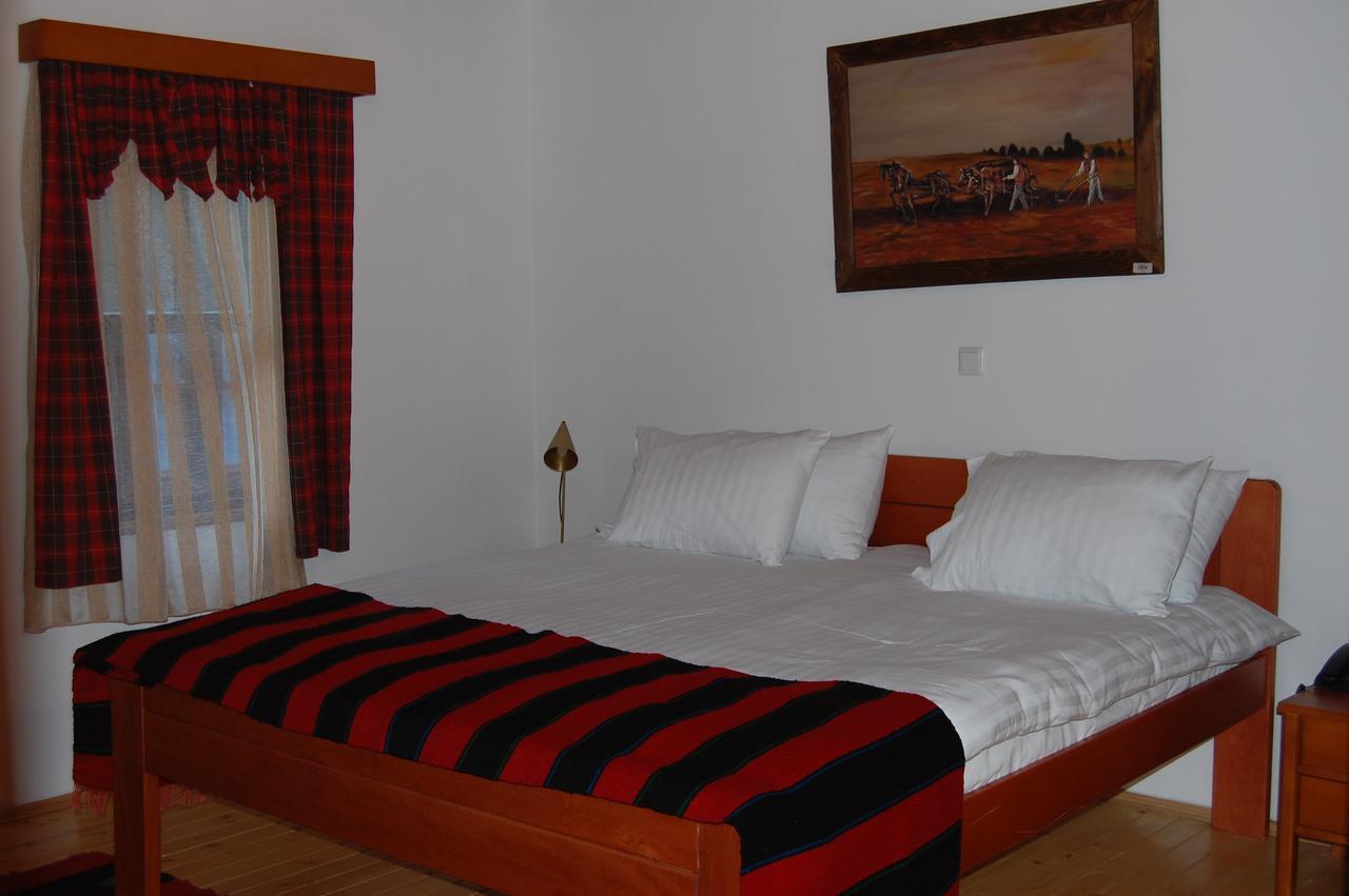 סקופיה Macedonian Village Hotel & Resort מראה חיצוני תמונה