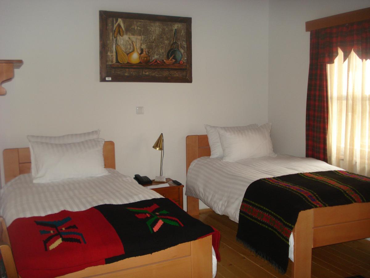 סקופיה Macedonian Village Hotel & Resort מראה חיצוני תמונה