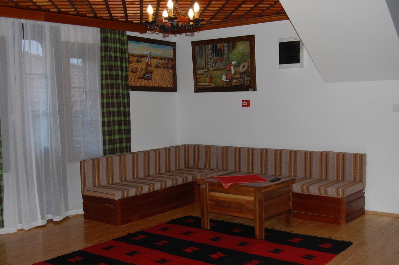 סקופיה Macedonian Village Hotel & Resort מראה חיצוני תמונה