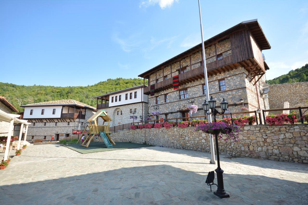 סקופיה Macedonian Village Hotel & Resort מראה חיצוני תמונה